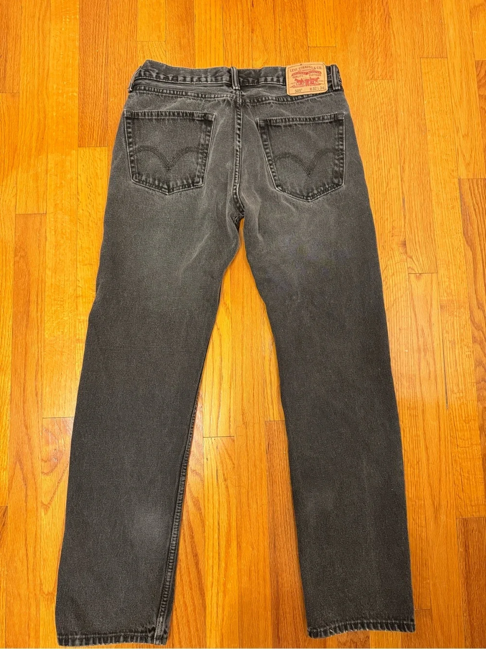 Men’s Levi's 505 Straight Fit - Size 32x34